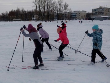 Спортивный праздник «Новогодние гонки»