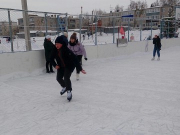 Спортивный праздник «Новогодние гонки»