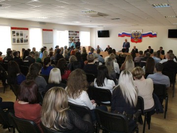 Поздравление с Международным женским днём в ОМВД России по г. Ельцу