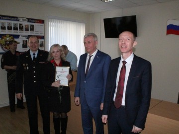 Поздравление с Международным женским днём в ОМВД России по г. Ельцу