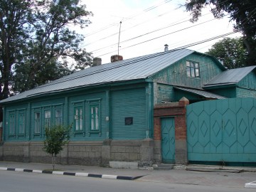 Жилой дом (ул Коммунаров, 17)