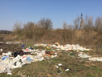 В Елецком районе обнаружена большая несанкционированная свалка мусора!