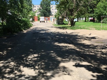 Почему в микрорайоне Новые Дома разбитые дороги и тротуары?!