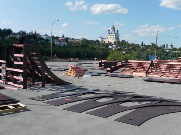 Монтаж оборудования на площадке для экстремальных видов спорта