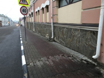 Печальное состояние центра города отражается на его жителях