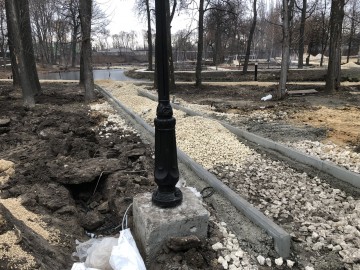 В Петровском парке вовсю кипит работа по благоустройству!