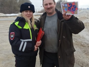 ГИБДД Елецкого района поздравляет с 23 февраля водителей