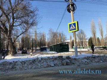 Неубранный снег на улицах Ельца 20 февраля 2021 г.