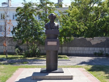 Бюст М.М. Пришвина