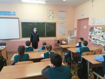 Елецкий ЛО МВД России на транспорте и ученики МБОУ СШ №8 города Ельца в акции «Безопасная дорога домой!» 2021