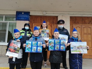 Елецкий ЛО МВД России на транспорте и ученики МБОУ СШ №8 города Ельца в акции «Безопасная дорога домой!» 2021