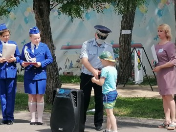 Занятие по предупреждению ДТП с участием несовершеннолетних в лагере МАОУ ДО «Детско-юношеский центр им. Б.Г. Лесюка»