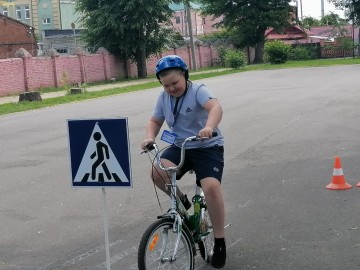 Занятие по предупреждению ДТП с участием несовершеннолетних в лагере МАОУ ДО «Детско-юношеский центр им. Б.Г. Лесюка»