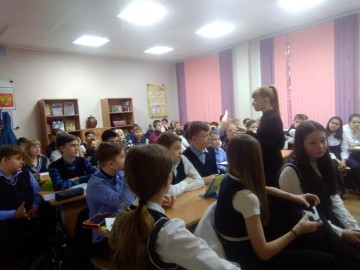 В СШ №1 им. М.М. Пришвина сотрудники ГИБДД Ельца приняли участие в открытых уроках