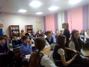 В СШ №1 им. М.М. Пришвина сотрудники ГИБДД Ельца приняли участие в открытых уроках