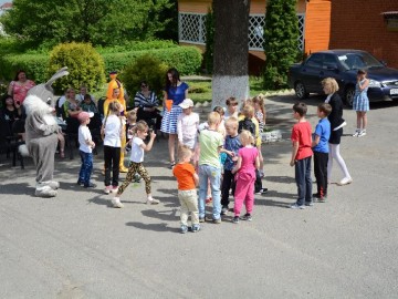 Праздничная программа «Да здравствует детство!»