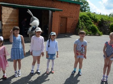 Праздничная программа «Да здравствует детство!»