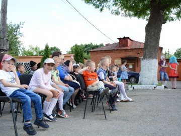 Праздничная программа «Да здравствует детство!»