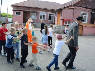 Праздничная программа «Да здравствует детство!»