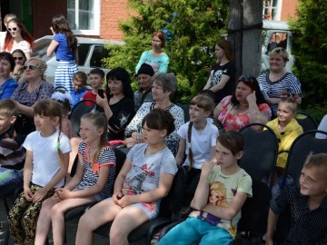 Праздничная программа «Да здравствует детство!»