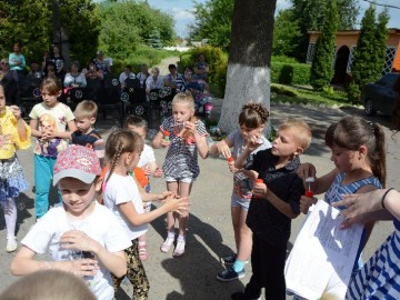 Праздничная программа «Да здравствует детство!»