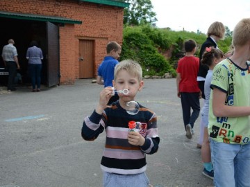 Праздничная программа «Да здравствует детство!»