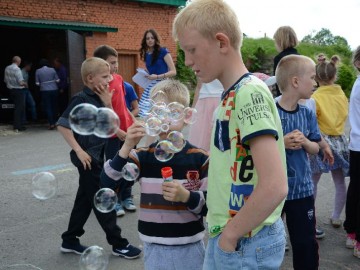 Праздничная программа «Да здравствует детство!»