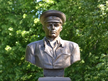 Памятник В.Ф. Маргелову